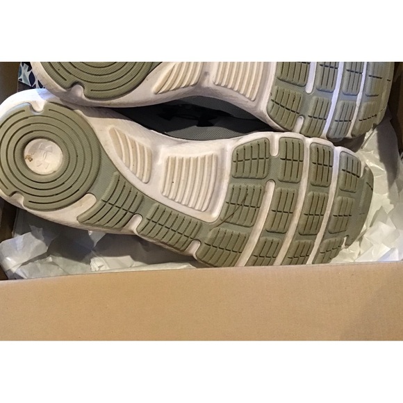 Under armour assert size 13D - Picture 4 of 5